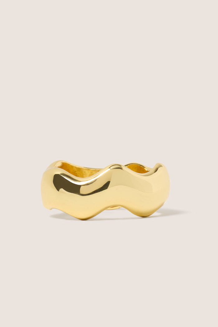Junie Wavy Ring