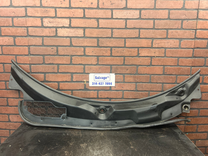 06-10 Pontiac Solstice Saturn Sky Front Windshield Defroster Cowl Vent Panel OEM