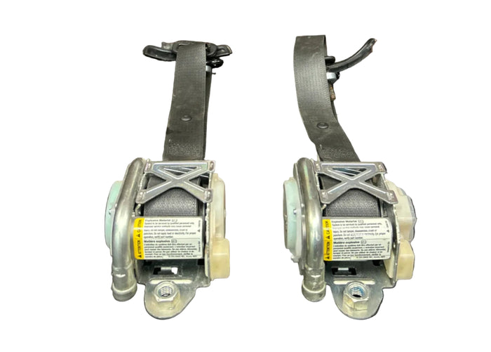 06-10 Saturn Sky/Pontiac Solstice Driver and Passenger Seat Belt Retractor Set