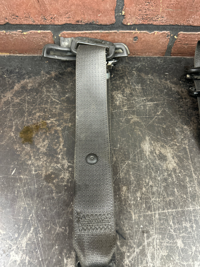 06-10 Saturn Sky/Pontiac Solstice Driver and Passenger Seat Belt Retractor Set
