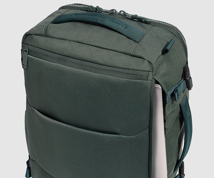 The Outdoor Convertible Backpack 25L | Forest Green
// Exterior 13” laptop compartment