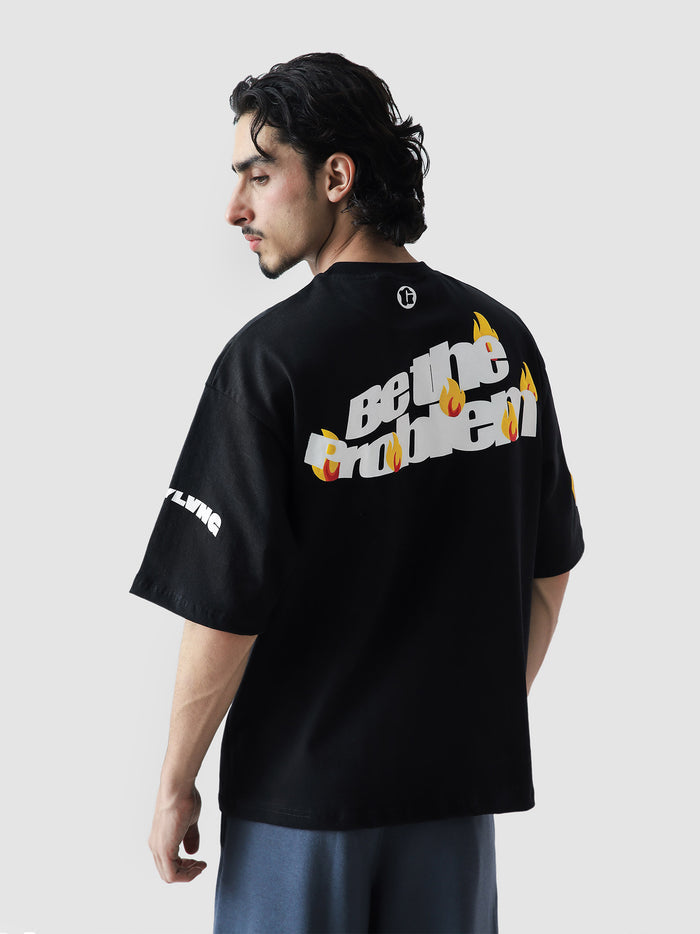 Be The Problem tee couple lifestyle shot Pakistan – GROOVY