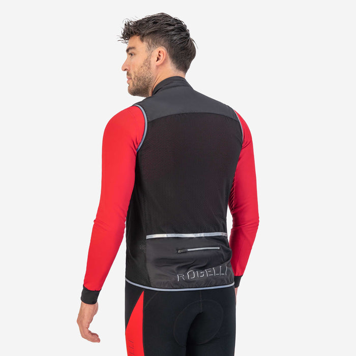 Rogelli Core windstopper heren zwart gedragen achterkant.