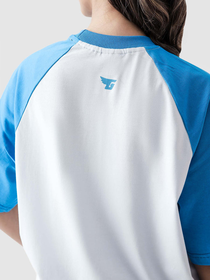 CORE tees electric blue raglan couple lifestyle shot Pakistan – GROOVY