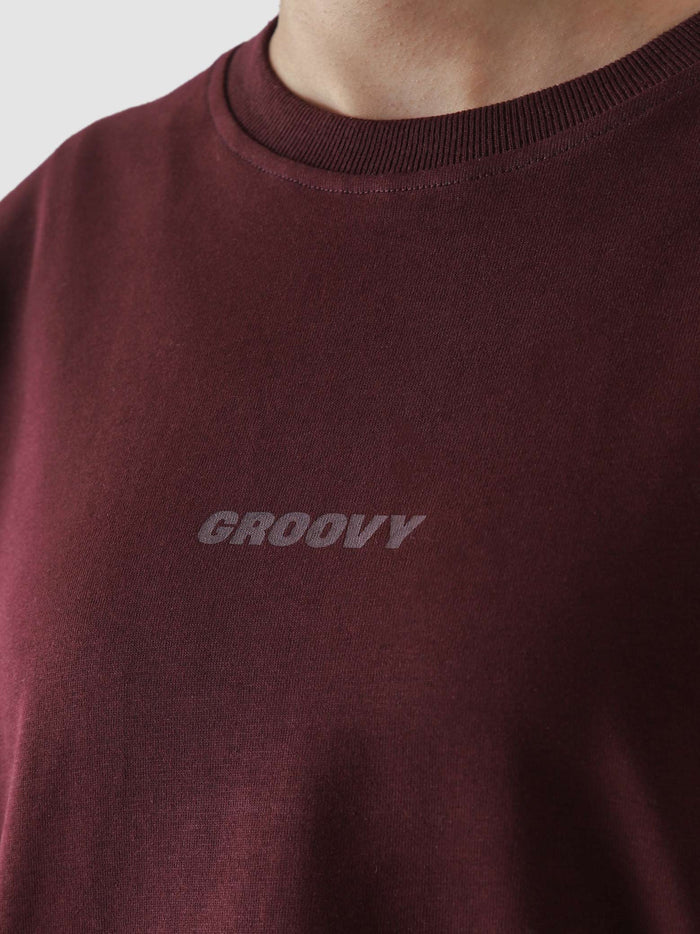 Maroon oversized blank t-shirt front view male model streetwear Pakistan – GROOVY