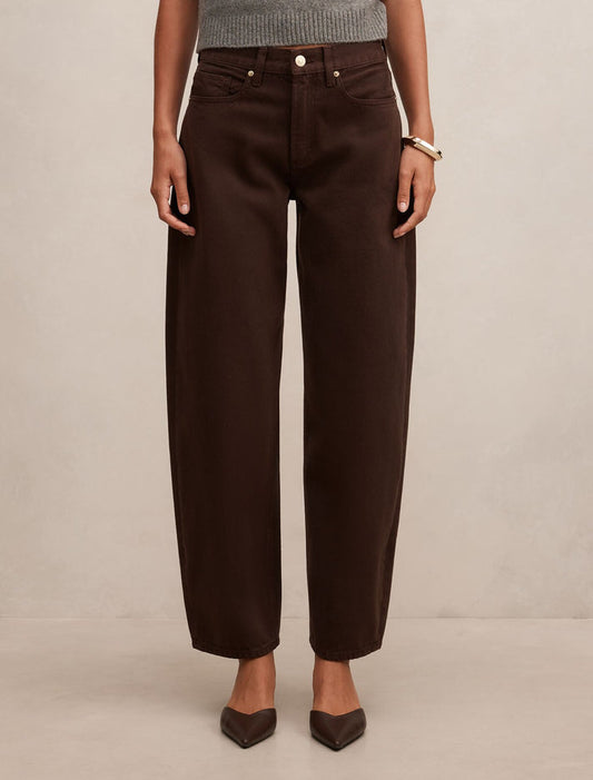 Emma Mid-Rise Barrel Jeans Chocolate Forever New