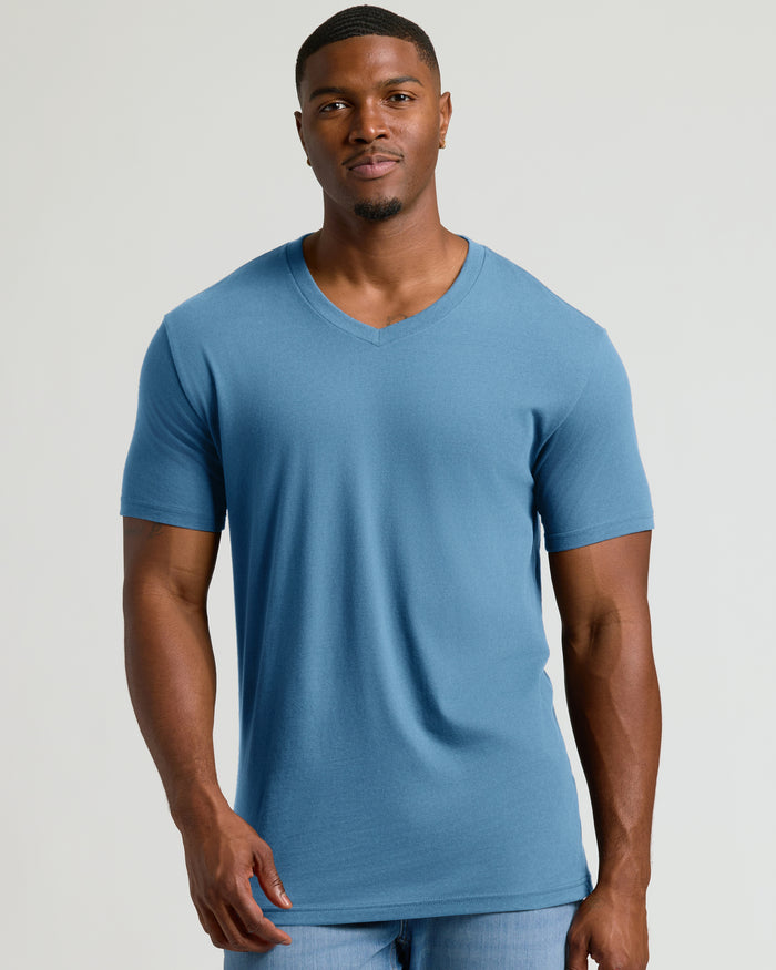 Indigo Tall Short Sleeve Classic V-Neck on man, tailored fit.