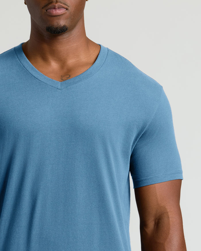 Indigo Tall Short Sleeve Classic V-Neck on taller male model.