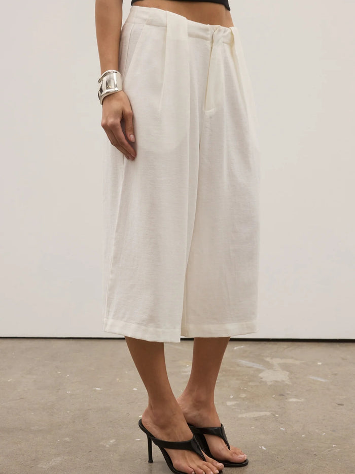 Savannah Short - White