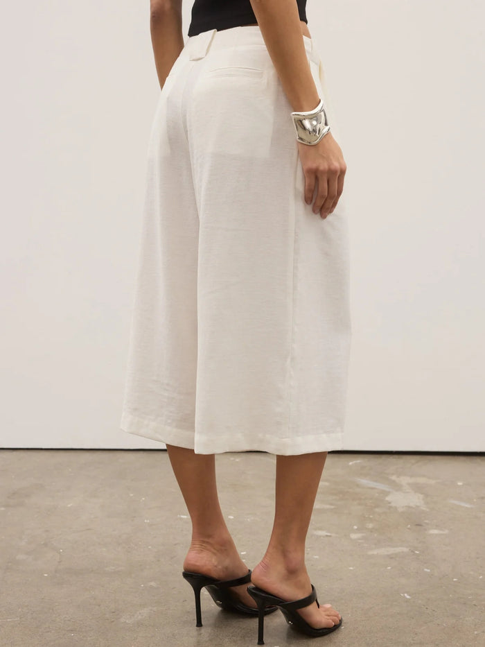 Savannah Short - White