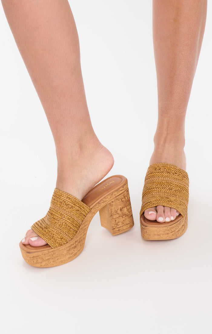 Seychelles Applause Woven Heel ~ Tan