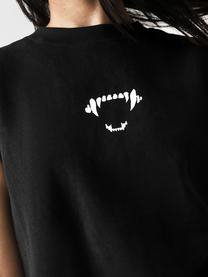 Thunder Bite Sando black sleeveless top male model full body front Pakistan – GROOVY GRVYEffect