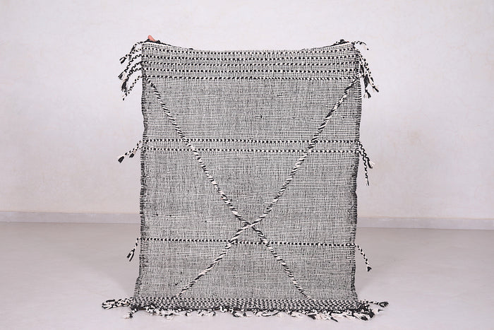 Vintage Berber Rug - Black and White Design - 3.3x4.6 ft - Handwoven Kilim