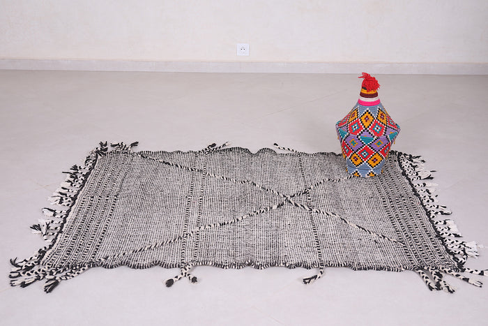 Vintage Berber Rug - Black and White Design - 3.3x4.6 ft - Handwoven Kilim