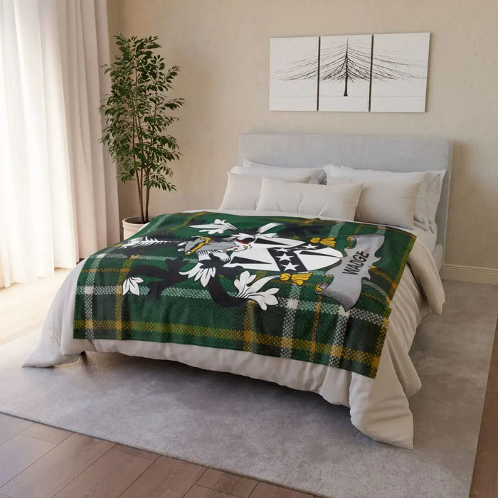 Cozy Plaid Blanket with Unique Green White Design