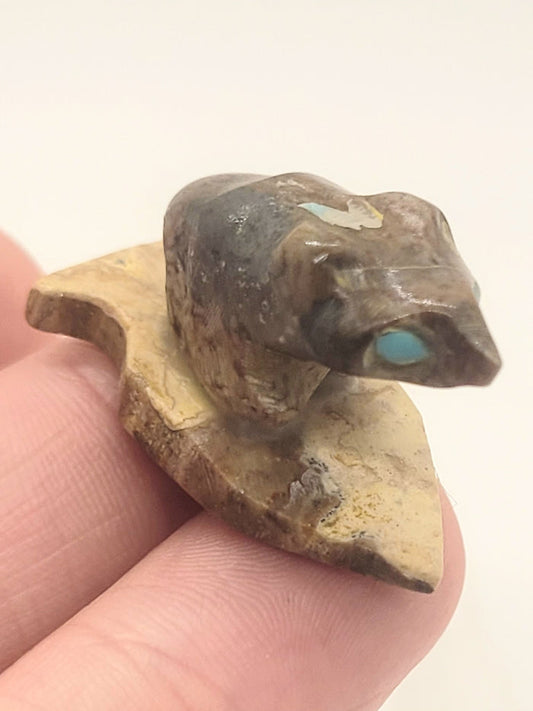 Zuni Fetish Carving Stone Animal on Arrowhead by Della Haloo
