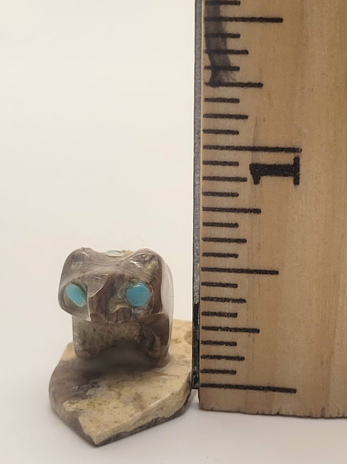 Zuni Fetish Carving Stone Animal on Arrowhead by Della Haloo